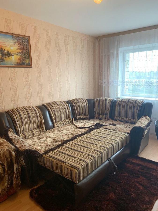 Ореховая Горка Апартаменты С Балконом И Лифтом Narva Kültér fotó
