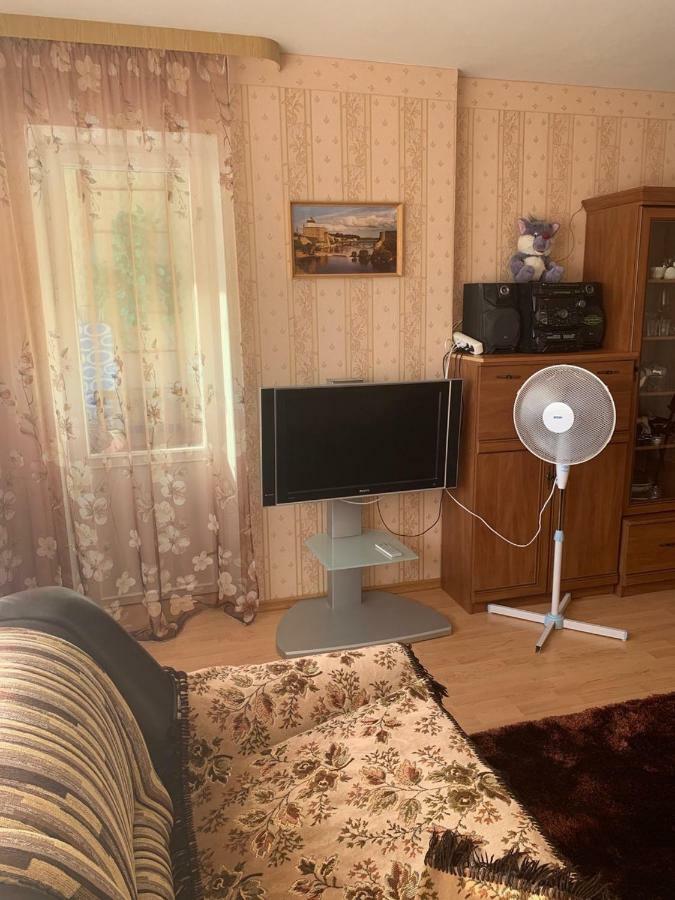 Ореховая Горка Апартаменты С Балконом И Лифтом Narva Kültér fotó