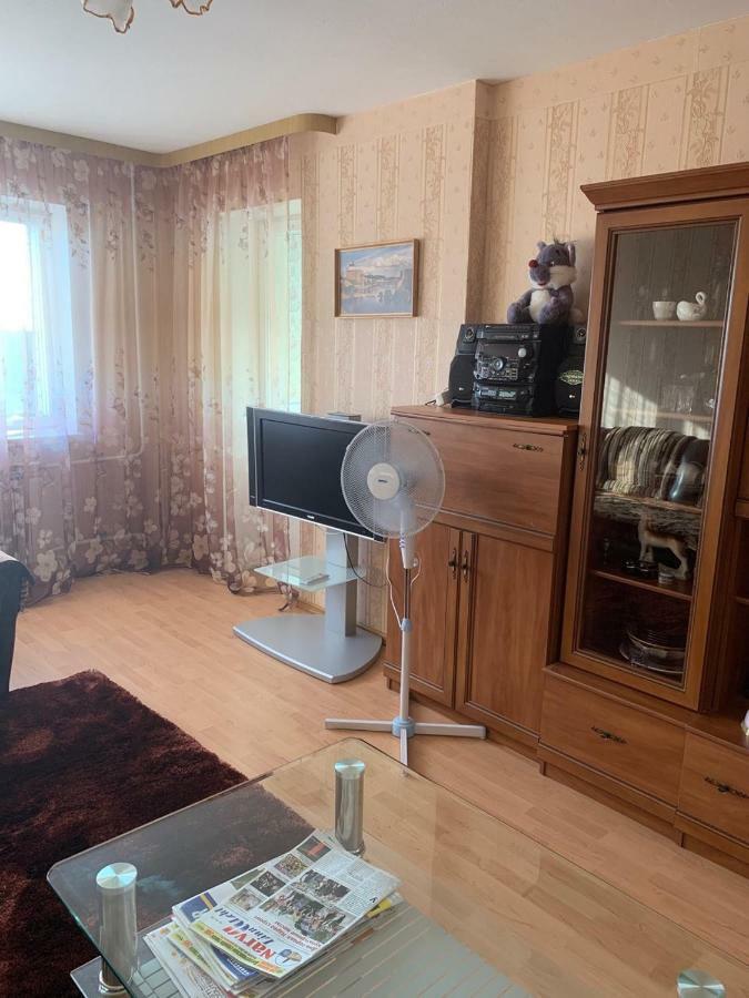 Ореховая Горка Апартаменты С Балконом И Лифтом Narva Kültér fotó