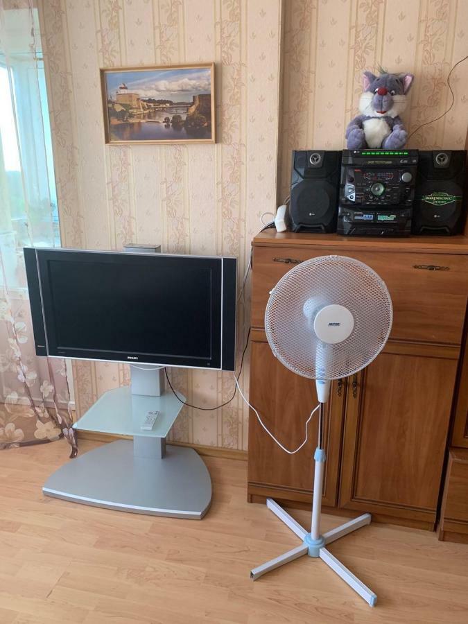 Ореховая Горка Апартаменты С Балконом И Лифтом Narva Kültér fotó
